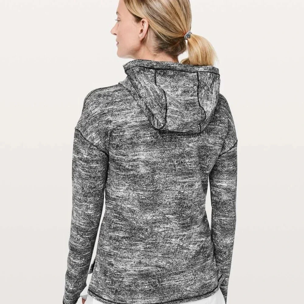 Lululemon Forever Endeavour Long Sleeve in Rush Jacquard Black White Size 6